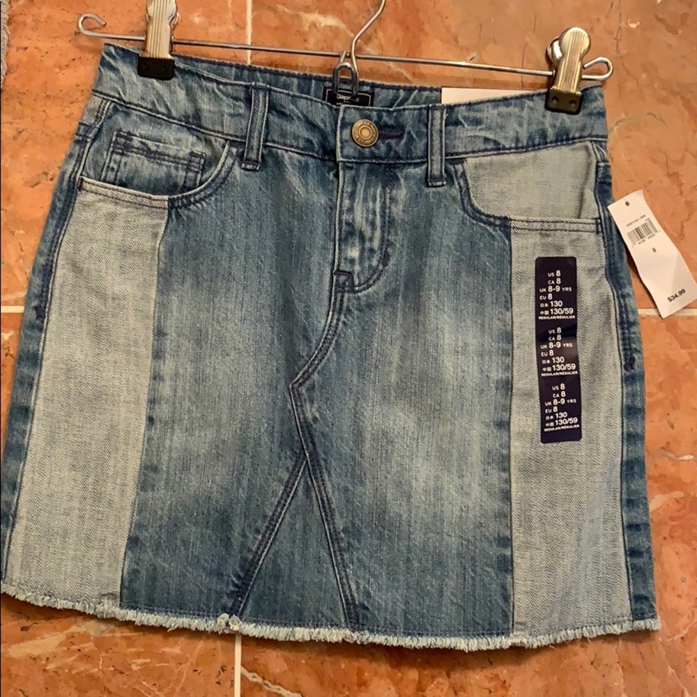 Girls denim skirt. Brand new, never worn